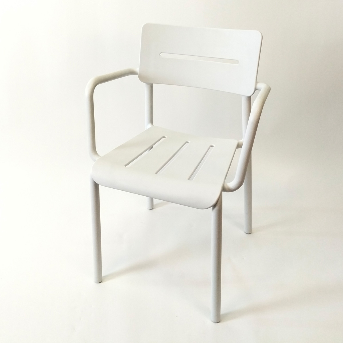 Outo arm chair - white #OUTLET#